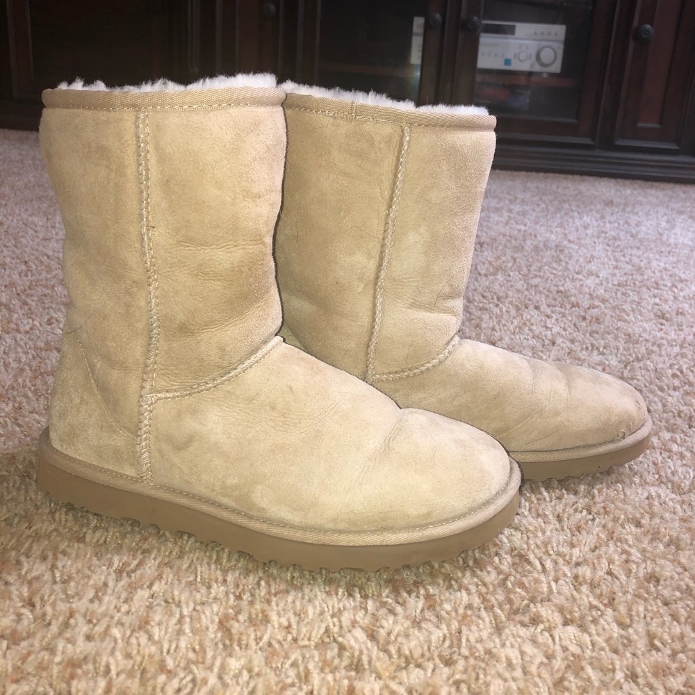 Off white/Creme Ugg Boots - Picture 5 of 5